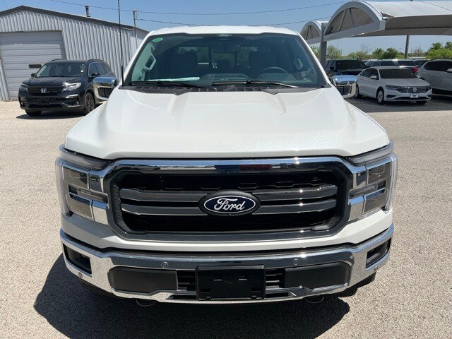 2025 Ford F-150 Lariat photo 2