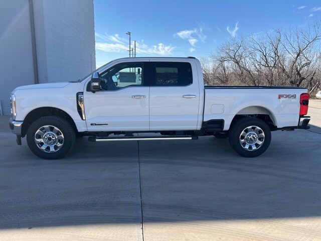 2025 Ford F-250 Lariat photo 4