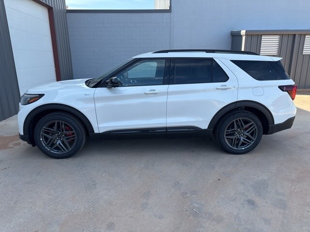 2025 Ford Explorer ST-Line photo 4
