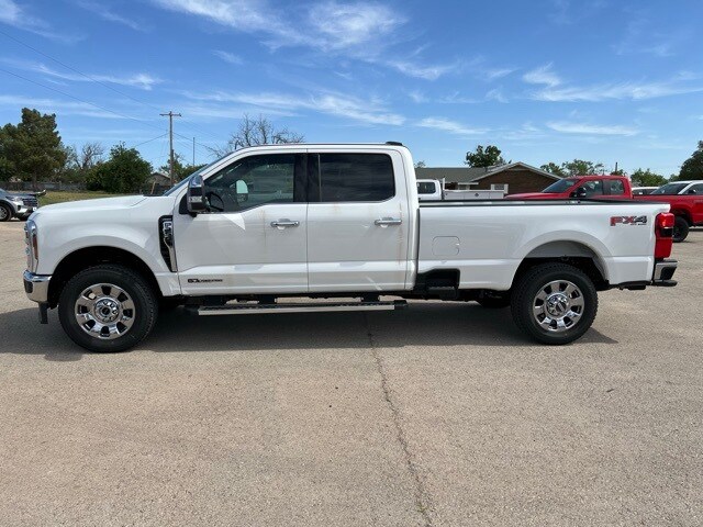 2025 Ford F-350 Lariat photo 4