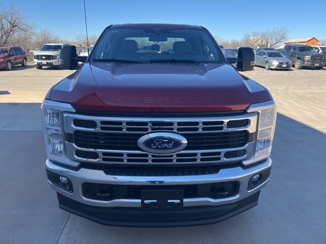 2025 Ford F-250 XLT photo 2