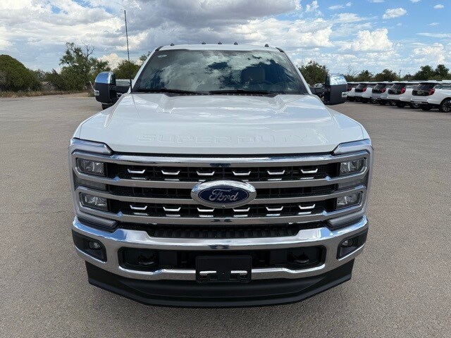 2026 Ford F-350 Lariat photo 2