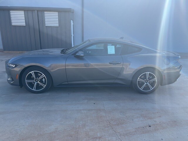 2025 Ford Mustang EcoBoost Premium photo 4