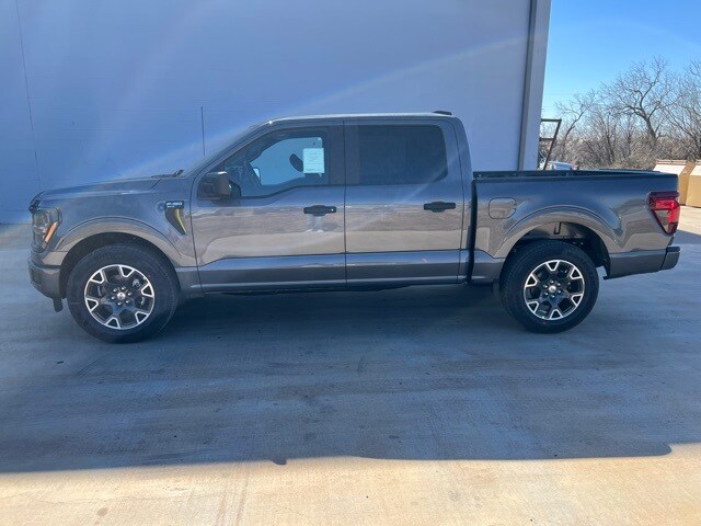 2025 Ford F-150 STX photo 4