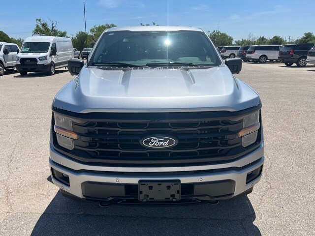 2025 Ford F-150 XLT photo 2
