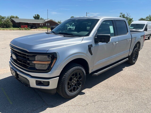 2025 Ford F-150 XLT photo 3