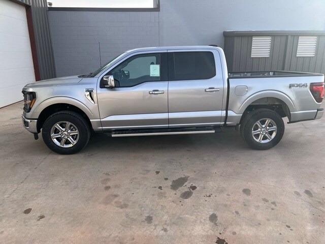 2025 Ford F-150 XLT photo 4