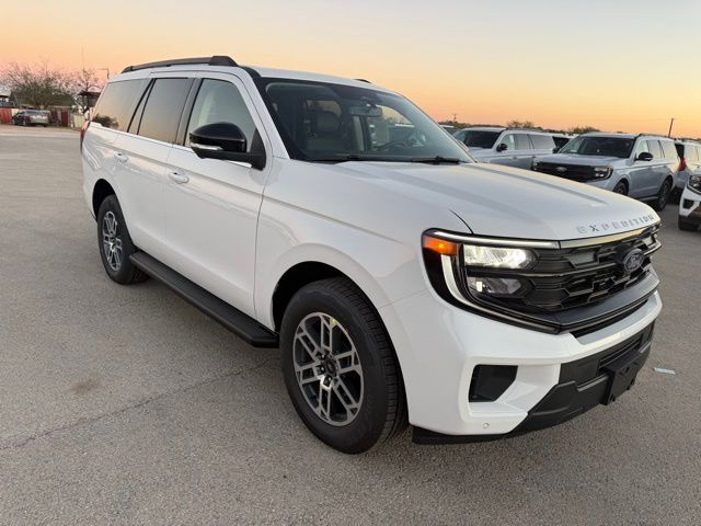 2025 Ford Expedition Active's photo