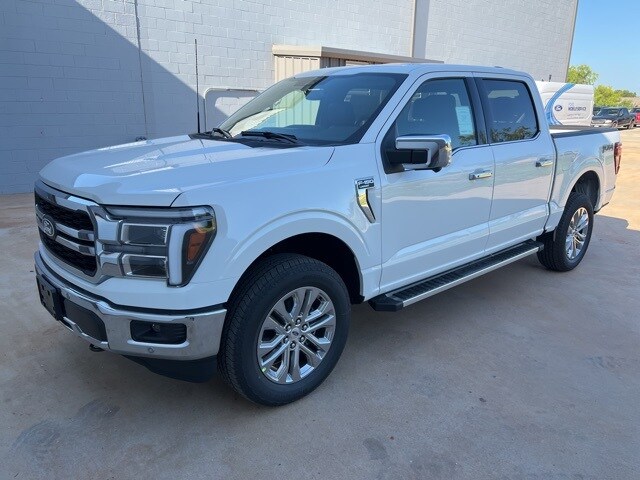 2025 Ford F-150 Lariat photo 3