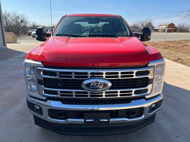2025 Ford F-250 XLT photo 2