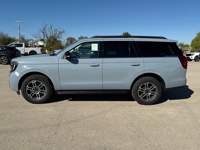 2025 Ford Expedition photo 4