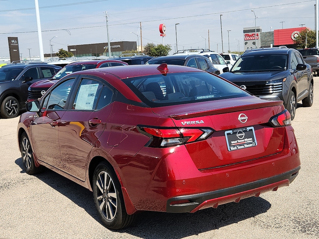 New 2025 Nissan Versa 1.6 SV
