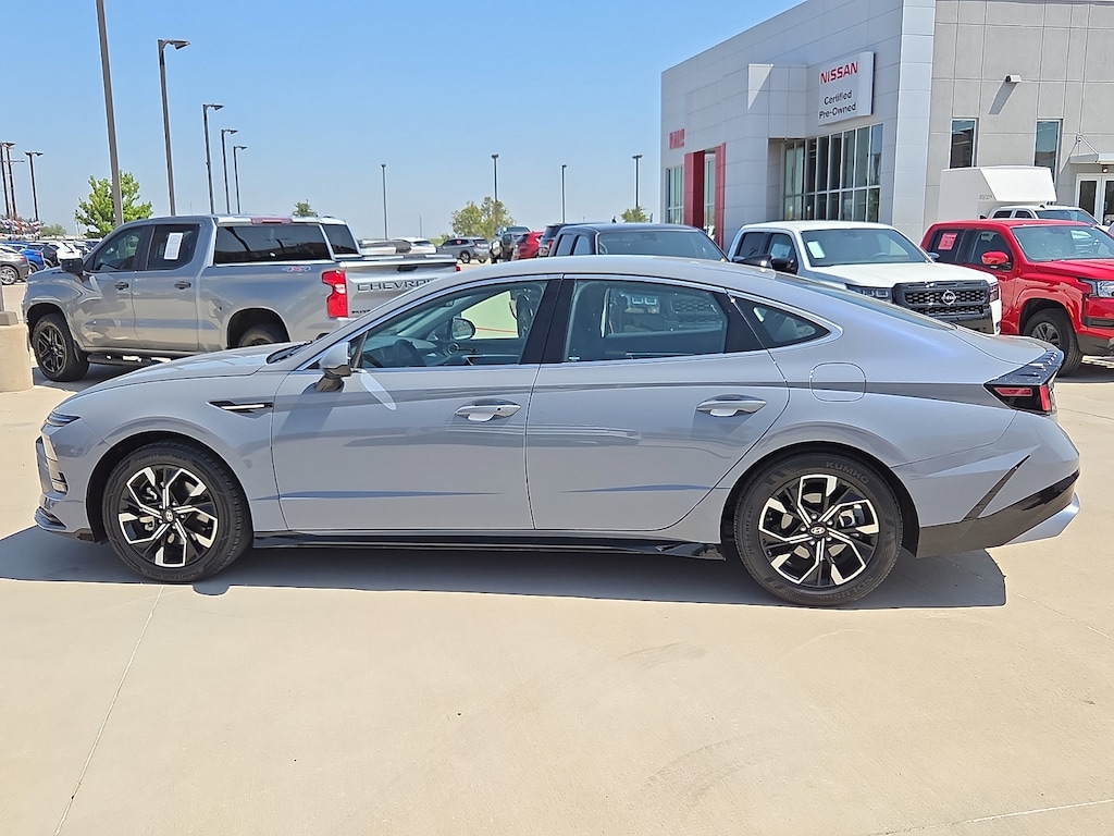 Used 2025 Hyundai Sonata SEL Front-Wheel Drive Sedan