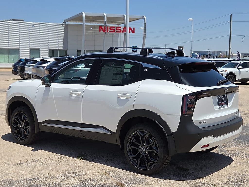 New 2026 Nissan Kicks SR Front-Wheel Drive