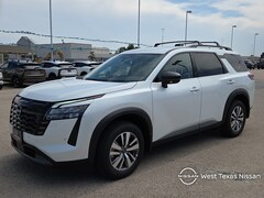 2026 Nissan Pathfinder SL Front-Wheel Drive