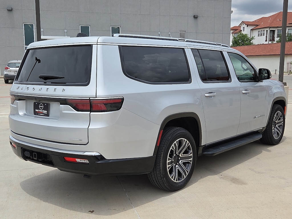 Used 2024 Jeep Wagoneer L Series II 4x2