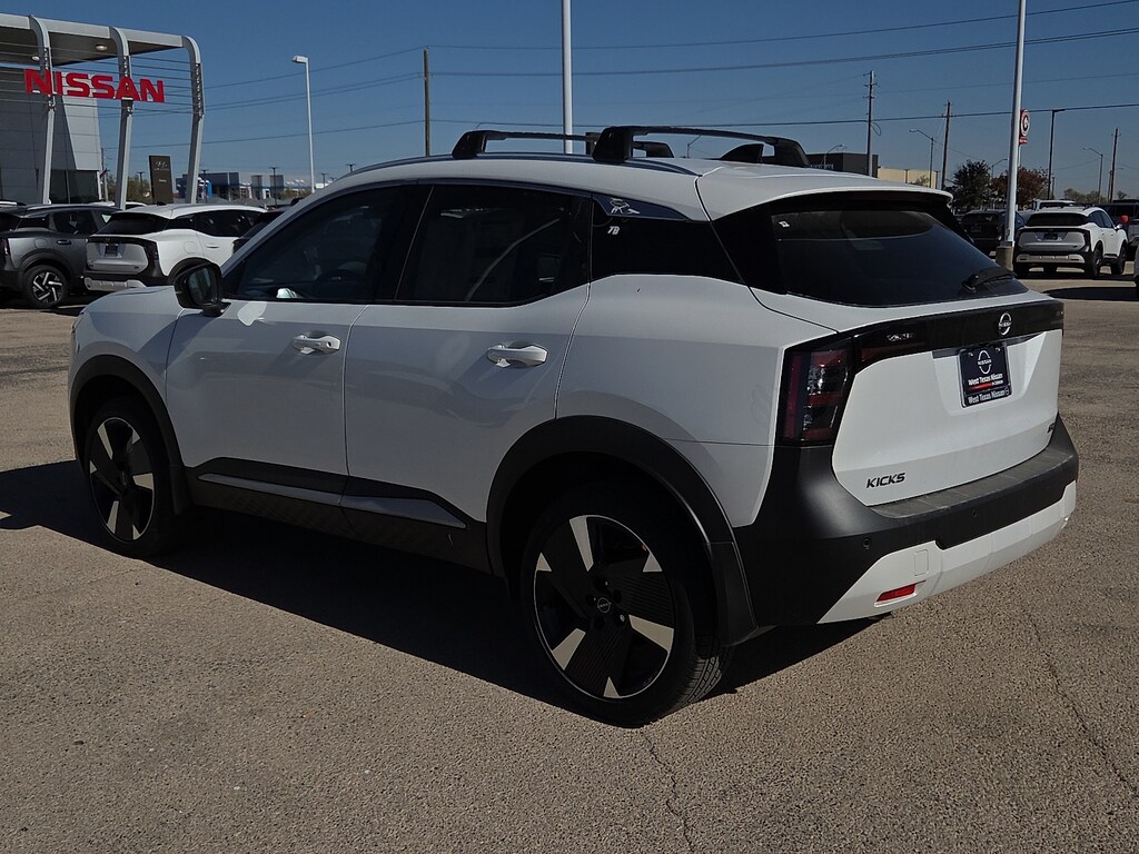 New 2026 Nissan Kicks SR Front-Wheel Drive