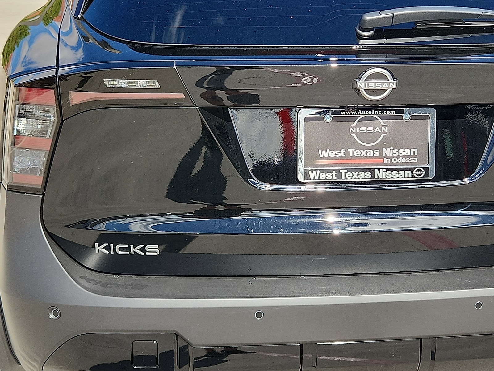 2026 Nissan KICKS SR - Photo 8