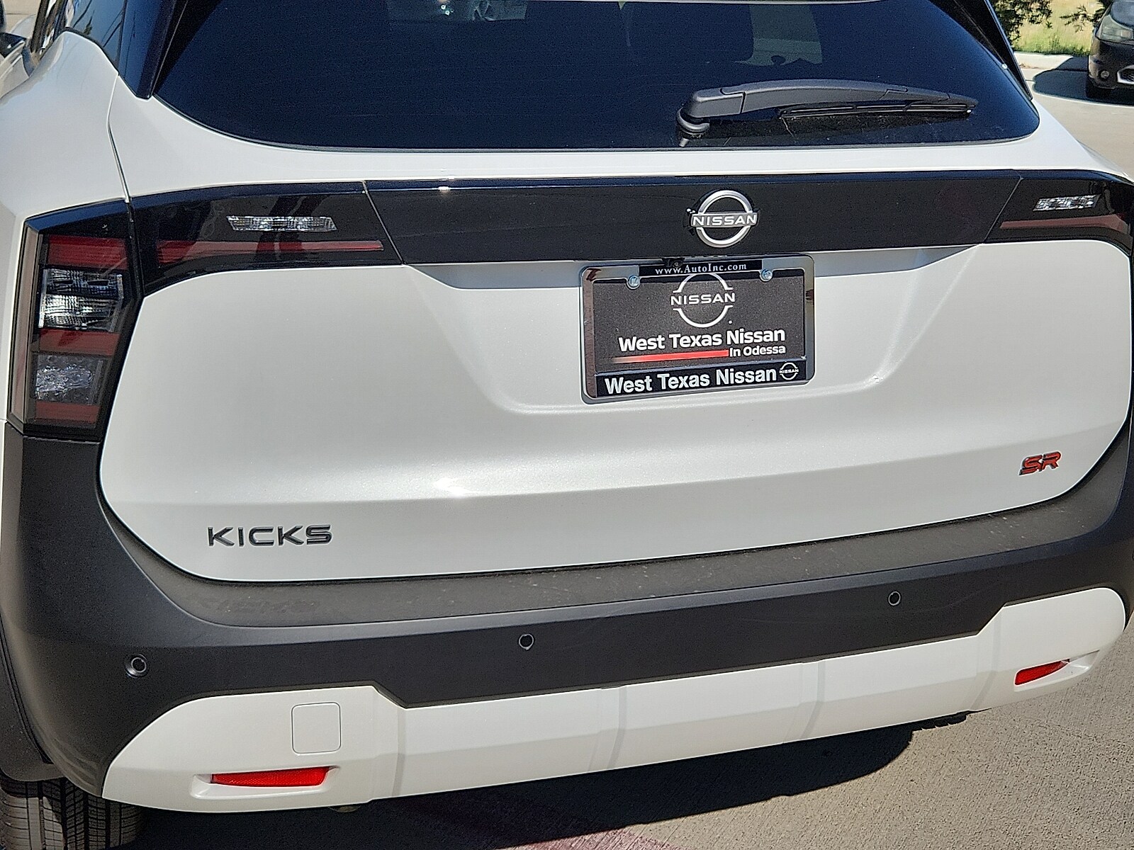 2026 Nissan KICKS SR - Photo 8