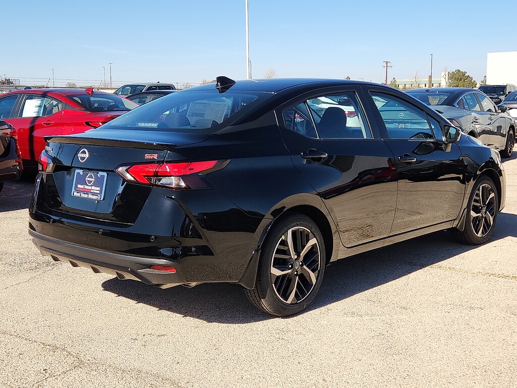 New 2025 Nissan Versa 1.6 SR