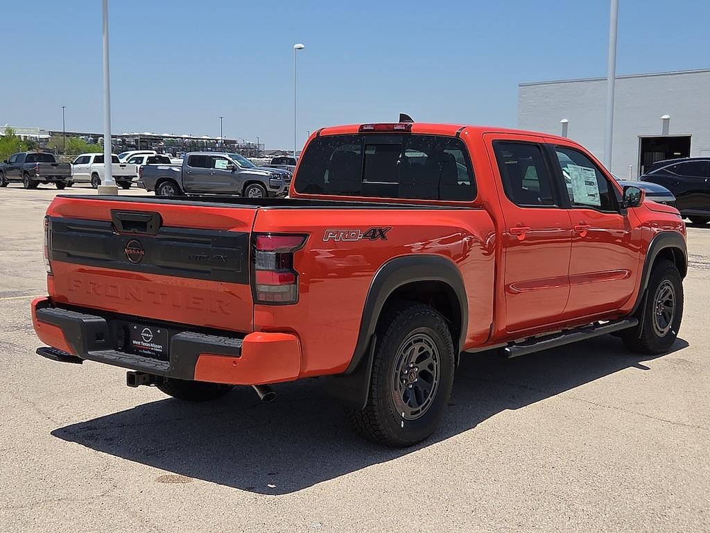 New 2026 Nissan Frontier PRO-4X 4x4 Crew Cab 6 ft. box 139.8 in. WB