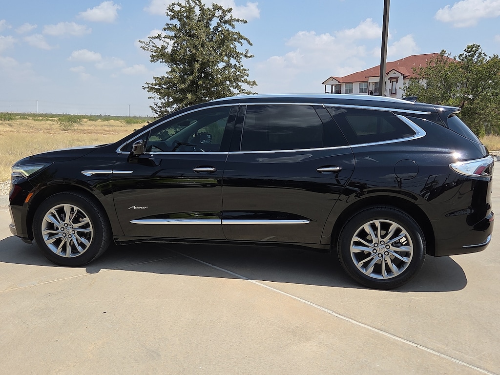 Used 2023 Buick Enclave Avenir Front-Wheel Drive