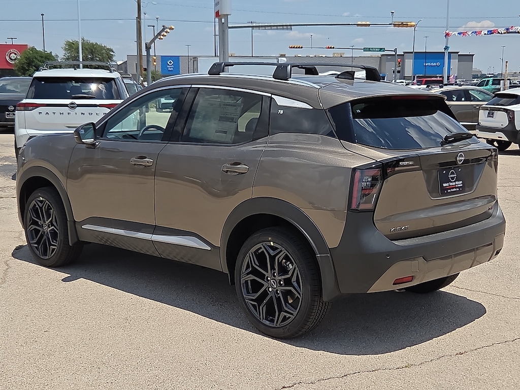 New 2026 Nissan Kicks SR Front-Wheel Drive