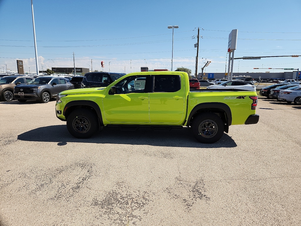 New 2026 Nissan Frontier PRO-4X 4x4 Crew Cab 5 ft. box 126 in. WB