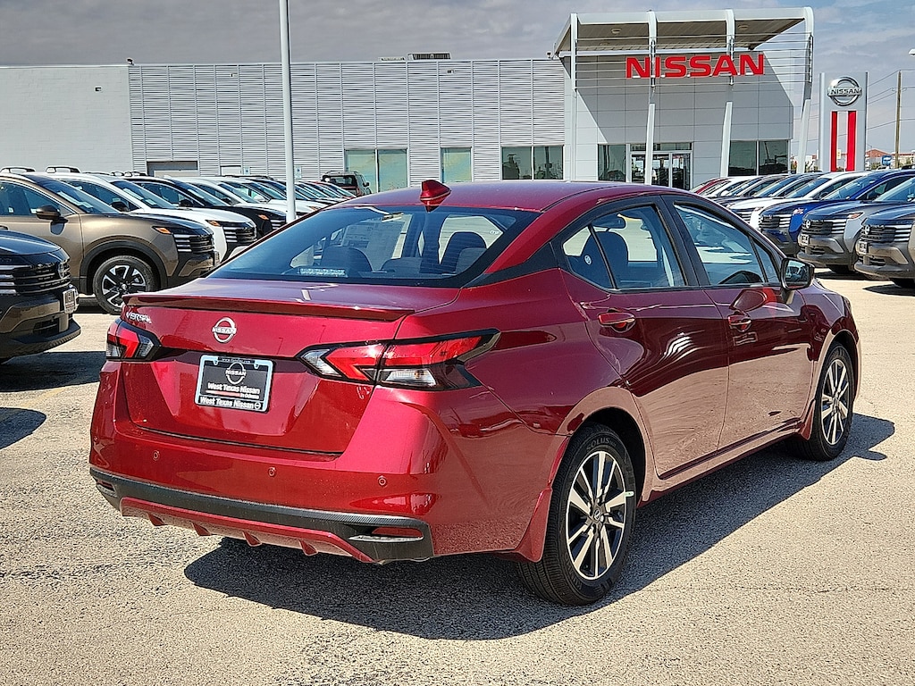 New 2025 Nissan Versa 1.6 SV