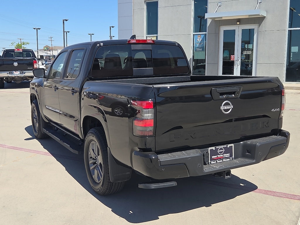 Certified 2026 Nissan Frontier SV 4x4 Crew Cab 5 ft. box 126 in. WB