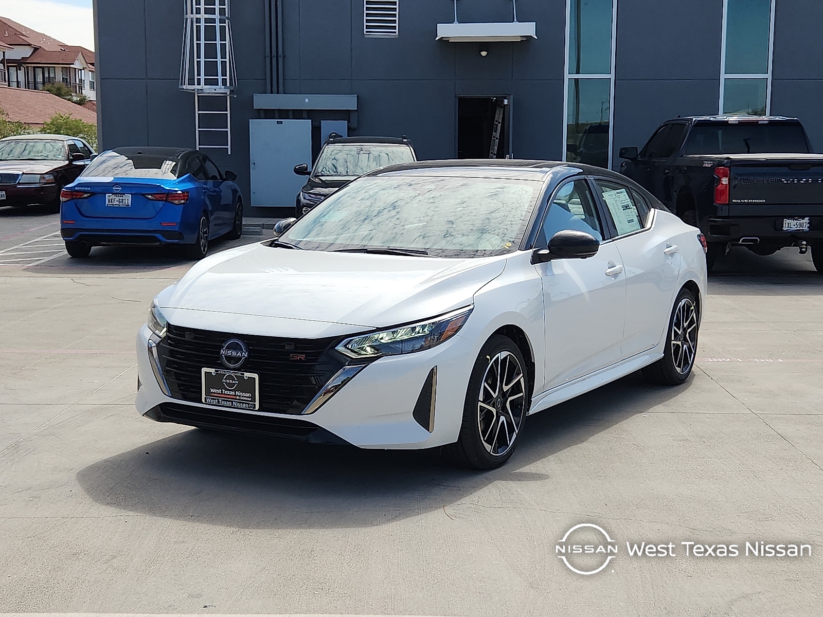 2025 Nissan Sentra SR's photo