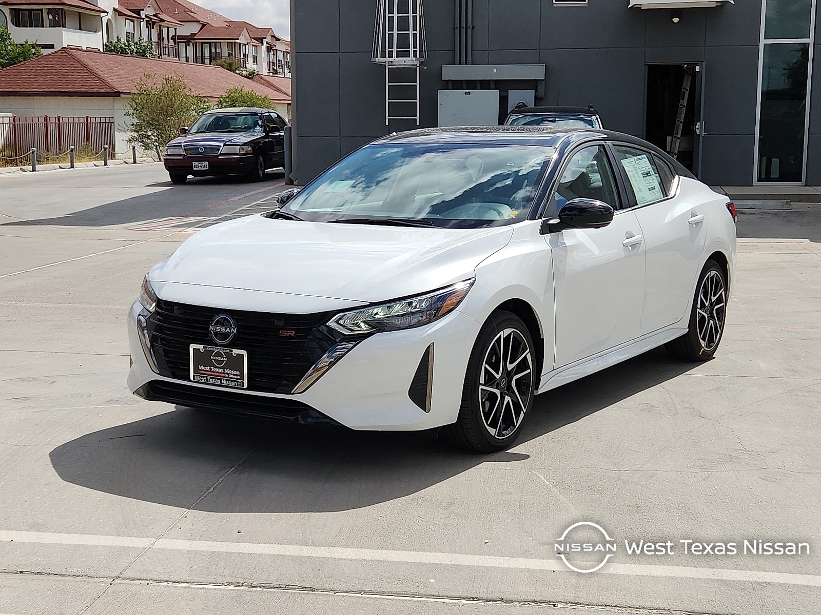 2025 Nissan Sentra SR's photo