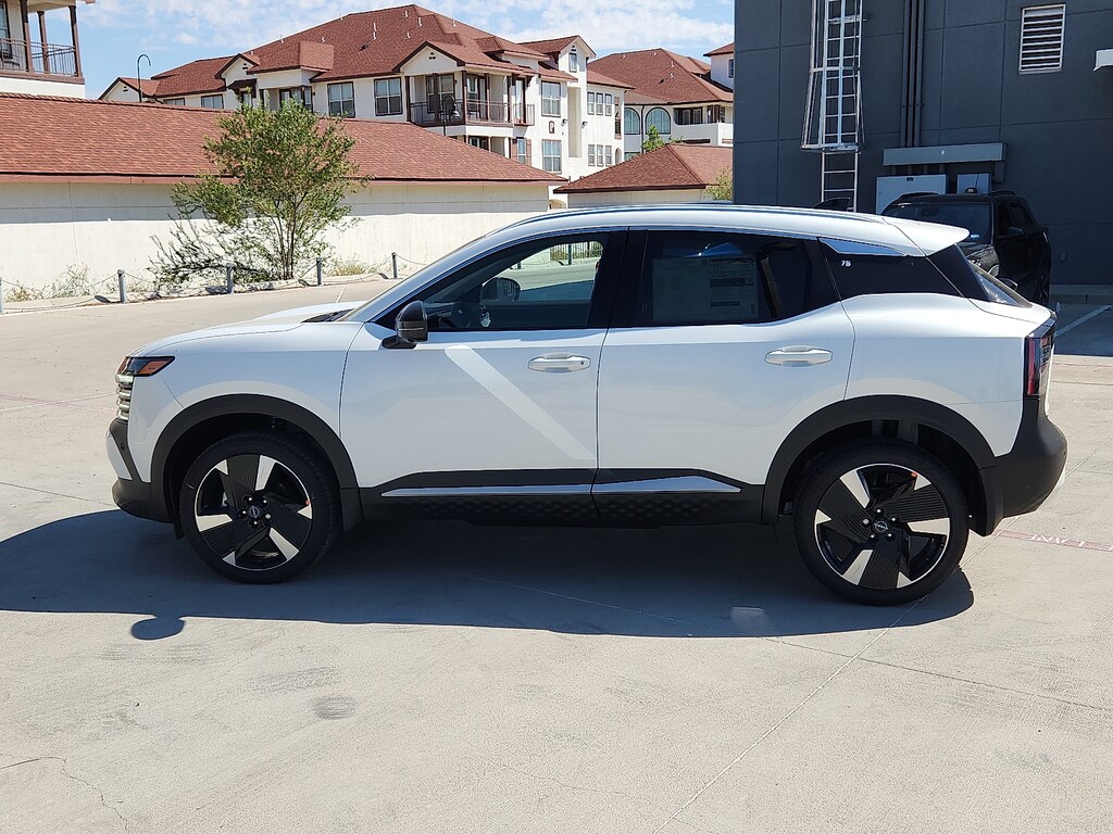 New 2026 Nissan Kicks SR Front-Wheel Drive