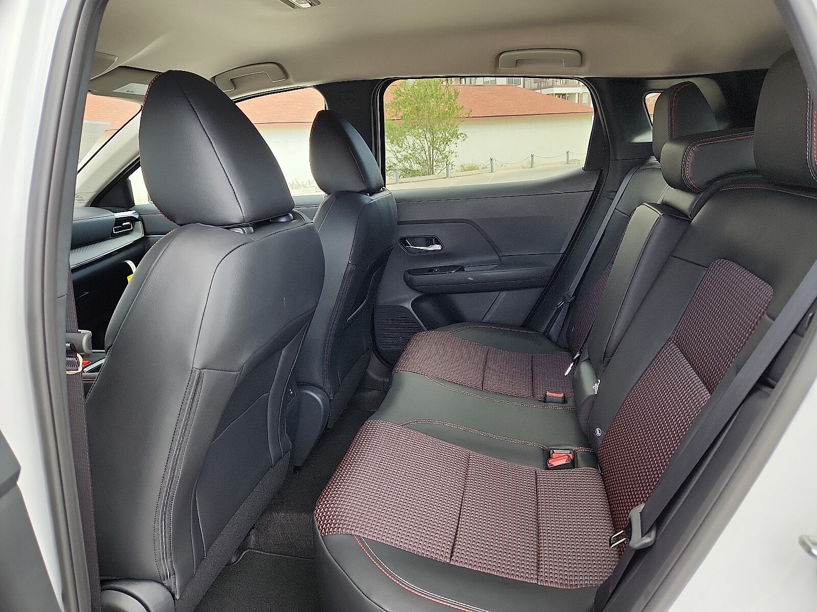 2026 Nissan KICKS SR AWD - Photo 11