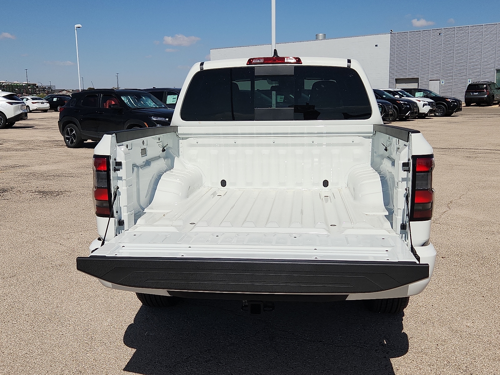 2026 Nissan Frontier SV - Photo 8