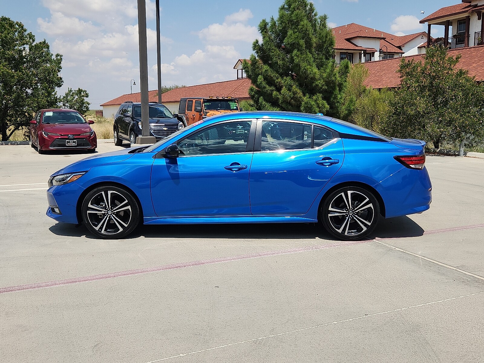 2023 Nissan Sentra SR photo 2