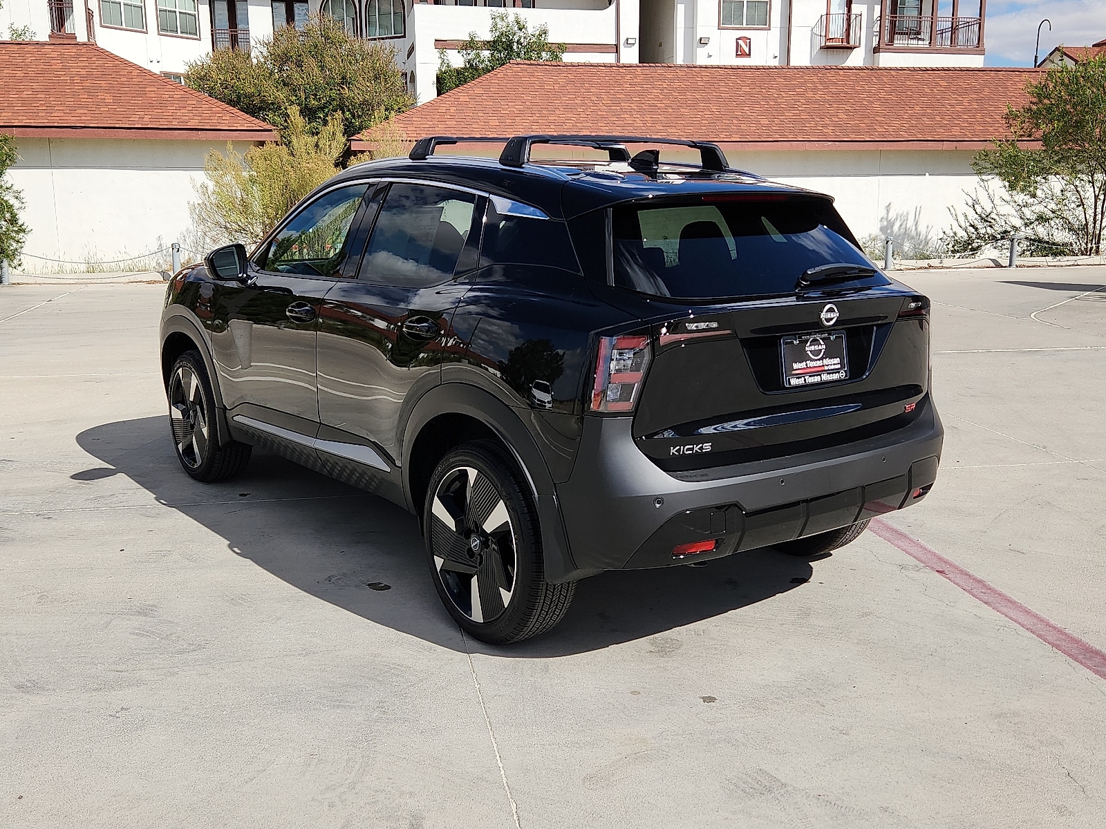2026 Nissan KICKS SR - Photo 3