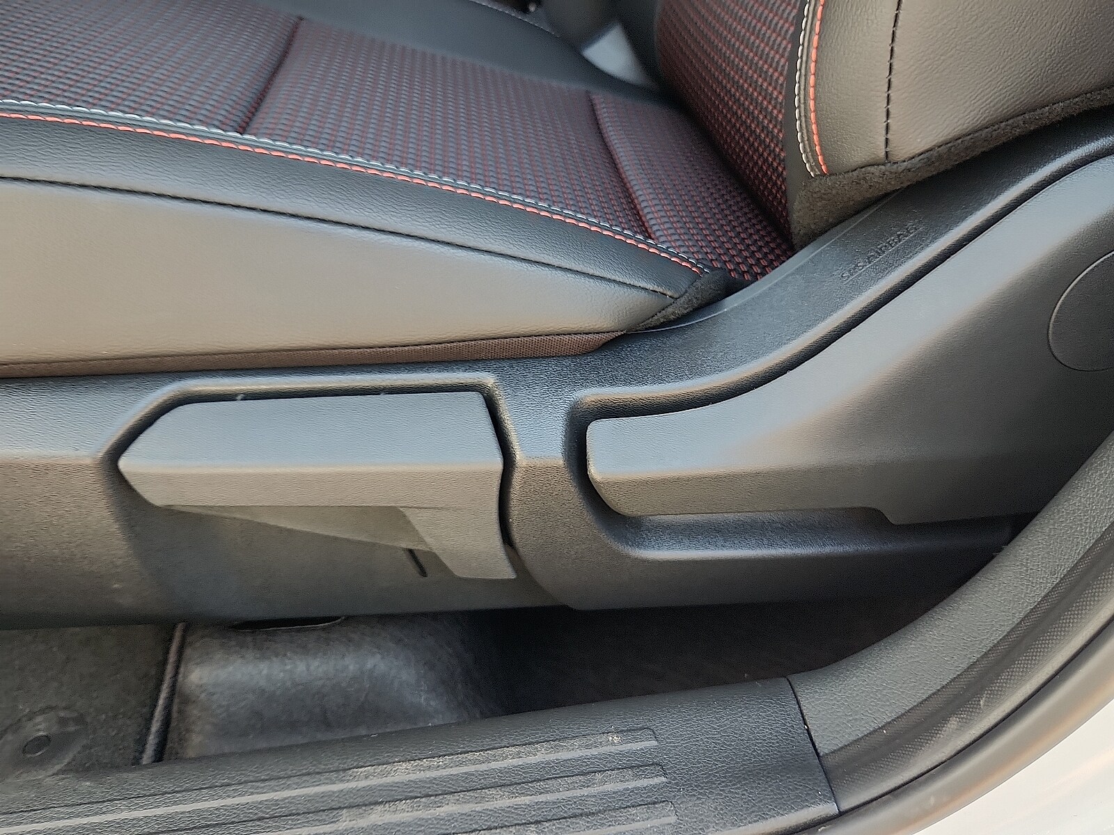 2026 Nissan KICKS SR - Photo 16