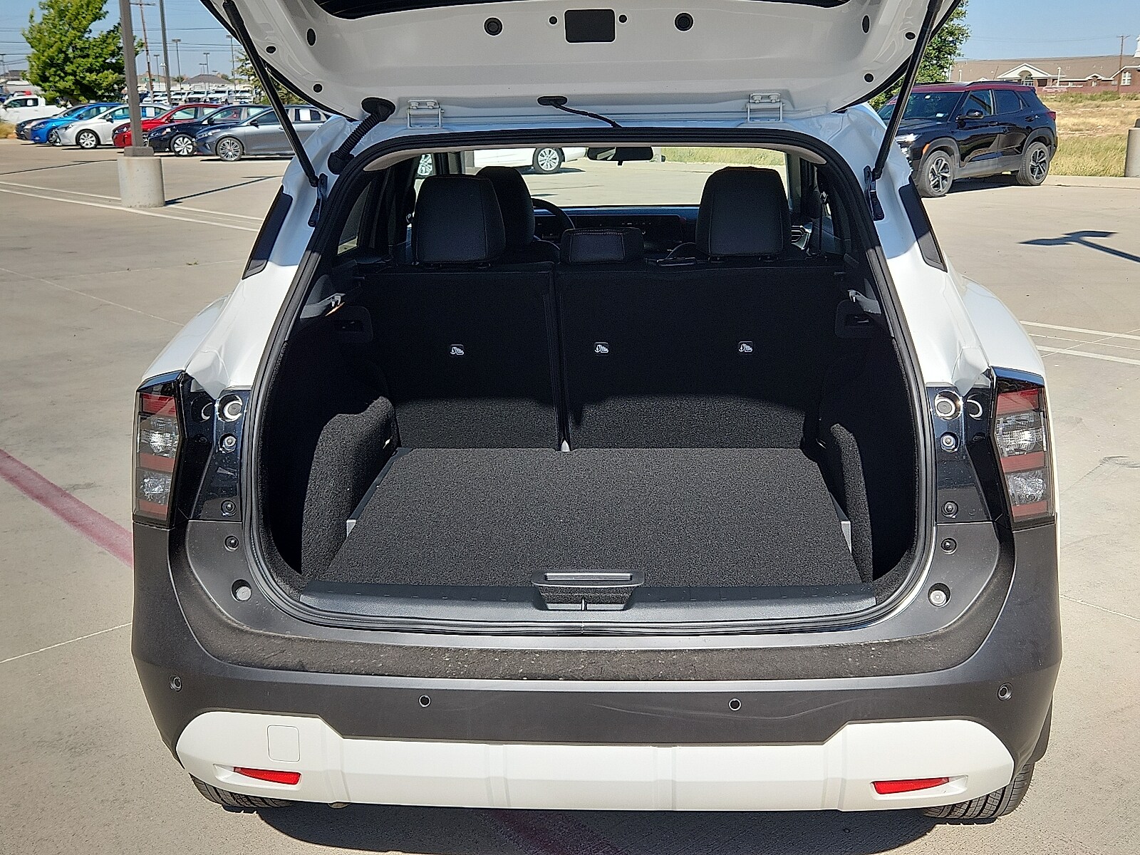2026 Nissan KICKS SR - Photo 9