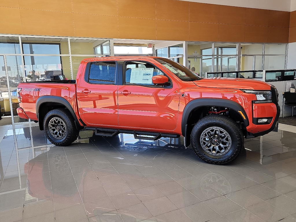 New 2026 Nissan Frontier PRO-4X w/R Package 4x4 Crew Cab 5 ft. box 126 in.