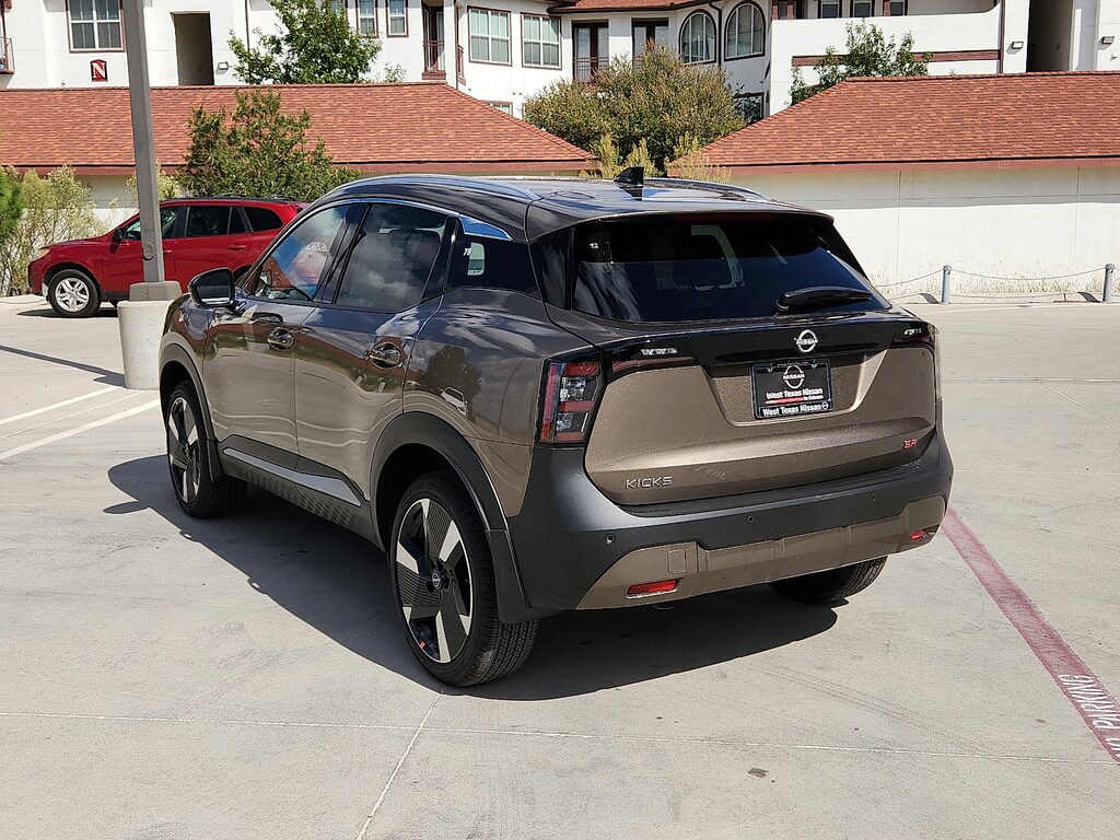 New 2026 Nissan Kicks SR Front-Wheel Drive