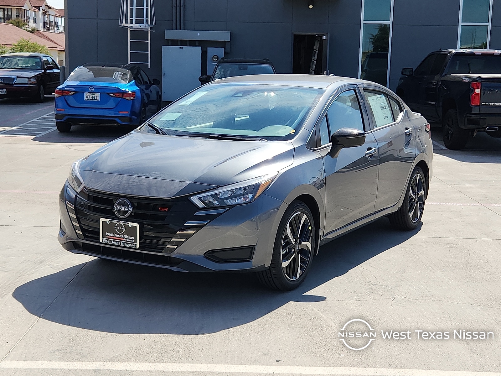 2025 Nissan Versa Sedan SR's photo