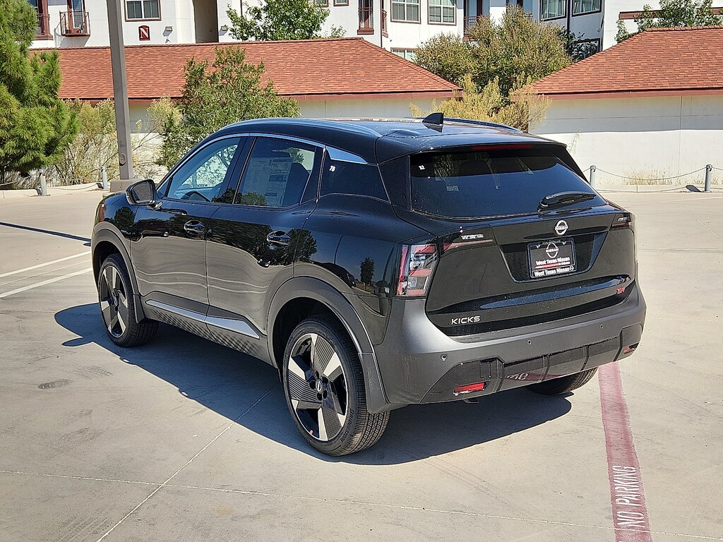New 2026 Nissan Kicks SR Front-Wheel Drive