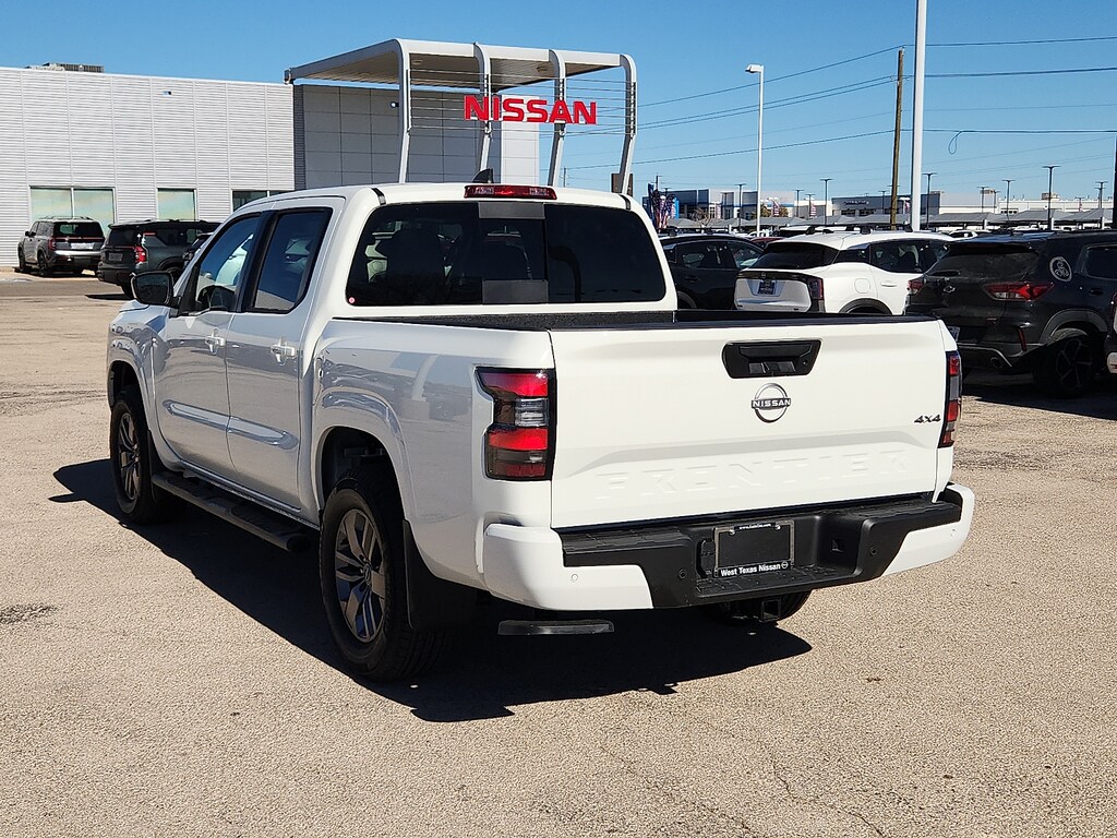 New 2026 Nissan Frontier SV 4x4 Crew Cab 5 ft. box 126 in. WB