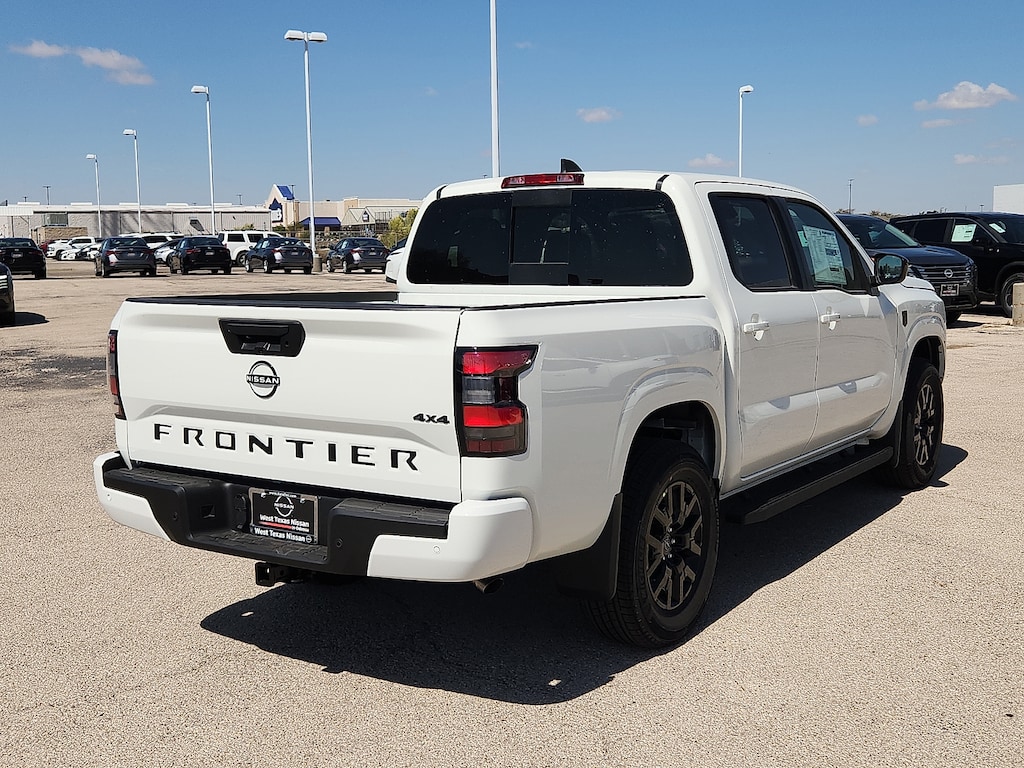 New 2026 Nissan Frontier SV 4x4 Crew Cab 5 ft. box 126 in. WB