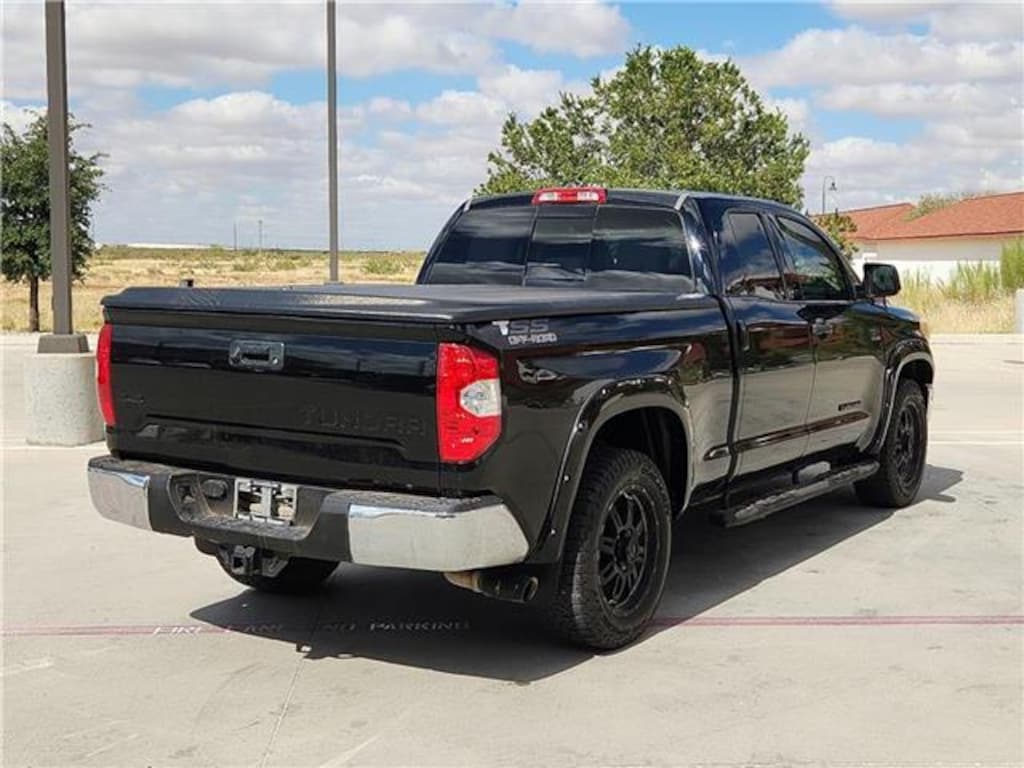 Used 2017 Toyota Tundra SR 5.7L V8 4x4 Double Cab 6.6 ft. box 145.7 in. WB