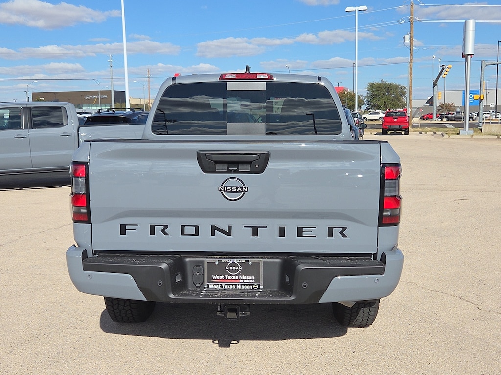 New 2026 Nissan Frontier SV 4x2 Crew Cab 5 ft. box 126 in. WB