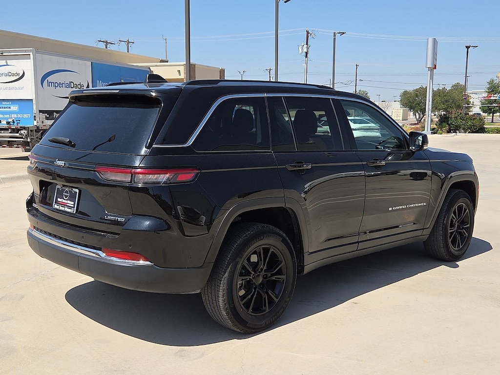 Used 2022 Jeep Grand Cherokee Limited 4x2