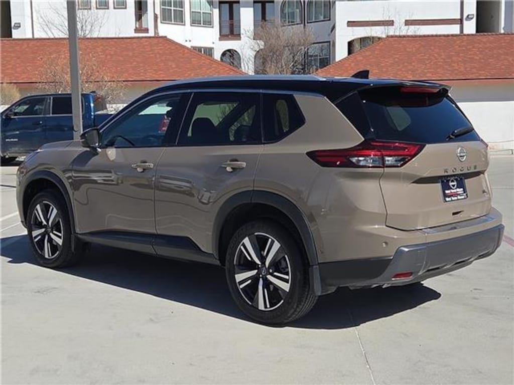 Used 2025 Nissan Rogue SL Front-Wheel Drive