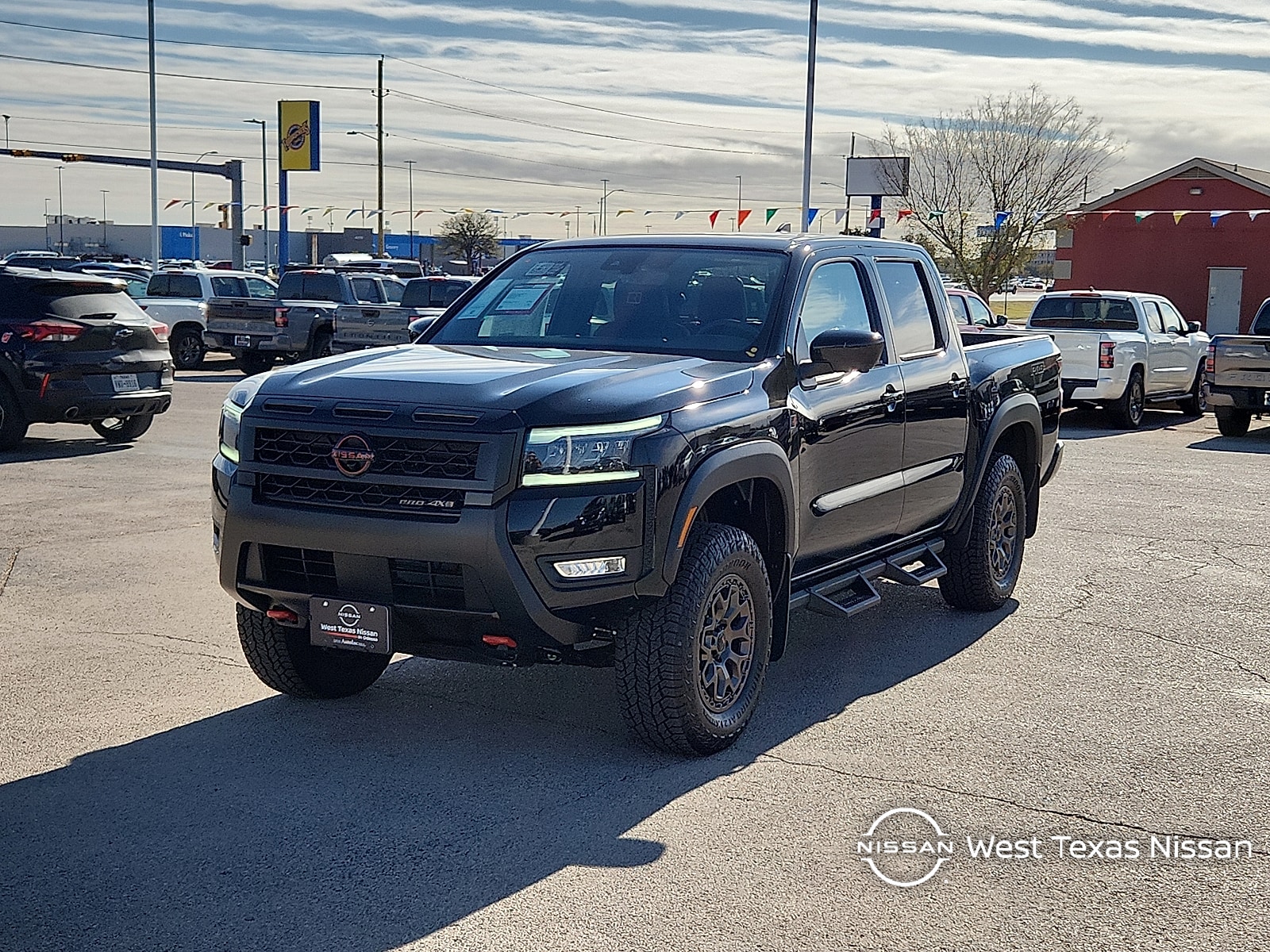 2026 Nissan Frontier PRO-4X's photo